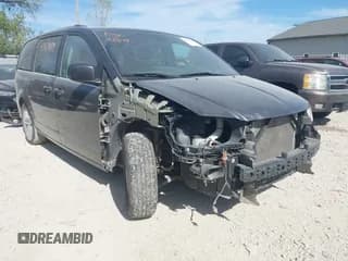 ✅ 2019 Dodge Grand Caravan SXT • VIN: 2C4RDGCGXKR553647 • Lot: 43367489. Wystawiony na IAAI z przebiegiem 174 693 mil. Bezpłatny archiwum sprzedaży aukcyjnych z USA i szczegółowy raport historii pojazdu na DreamBid. Zdjęcie 1.