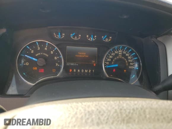 ✅ 2014 Ford F-150 XL • VIN: 1FTFX1ET4EKF77611 • Lot: 82634155. Listed on Copart with 227,383 mi. Free auction sales archive from the USA and detailed vehicle history report at DreamBid. Image 9.