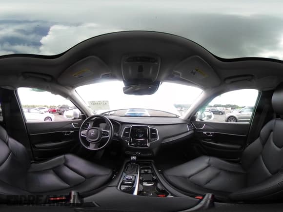 ✅ 2020 Volvo XC90 Momentum • VIN: YV4102PK2L1544616 • Lot: 42733502. Listed on IAAI with 72,035 mi. Free auction sales archive from the USA and detailed vehicle history report at DreamBid. Image 18.