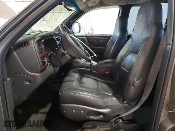 ✅ 2000 Dodge Durango • VIN: 1B4HS28N0YF282316 • Lot: 69830425. Wystawiony na Copart z przebiegiem 240 000 mil. Bezpłatny archiwum sprzedaży aukcyjnych z USA i szczegółowy raport historii pojazdu na DreamBid. Zdjęcie 7.