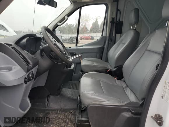 ✅ 2016 Ford Transit Cargo • VIN: 1FTYR2CG2GKB23942 • Лот: 79531364. Опубликован ранее на Copart с пробегом 204 415 миль. Бесплатный доступ к архиву аукционных продаж из США и подробный отчёт об истории автомобиля на DreamBid. Изображение 7.