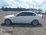 ✅ 2011 BMW 3 Series 335d • VIN: WBAPN7C5XBA949226 • Lot: 42644912. Wystawiony na IAAI z przebiegiem 94 160 mil. Bezpłatny archiwum sprzedaży aukcyjnych z USA i szczegółowy raport historii pojazdu na DreamBid. Zdjęcie 13.