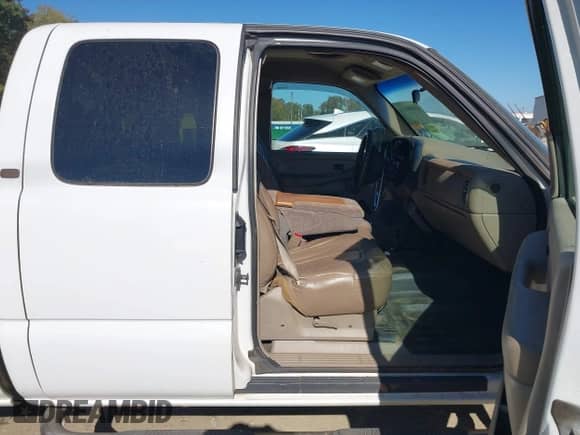 2002 Chevrolet Silverado 2500HD LS с VIN 1GCHK29U92E115555, выставлен на аукционе IAAI как лот 43448571 с пробегом 183 076 миль миль и . История ставок и продаж доступна на DreamBid. Изображение 5.