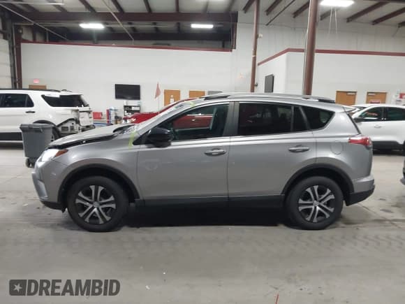 ✅ 2017 Toyota RAV4 LE • VIN: 2T3BFREV4HW603072 • Lot: 43761913. Wystawiony na IAAI z przebiegiem 54 891 mil. Bezpłatny archiwum sprzedaży aukcyjnych z USA i szczegółowy raport historii pojazdu na DreamBid. Zdjęcie 14.