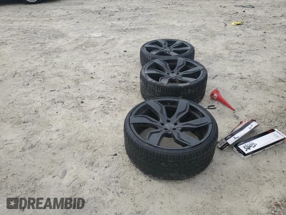 ✅ 2015 Jaguar XJ Portfolio • VIN: SAJWJ2GD6F8V79518 • Lot: 84224075. Wystawiony na Copart z przebiegiem 200 231 mil. Bezpłatny archiwum sprzedaży aukcyjnych z USA i szczegółowy raport historii pojazdu na DreamBid. Zdjęcie 12.