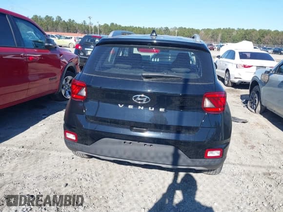 ✅ 2022 Hyundai Venue SEL • VIN: KMHRC8A38NU136149 • Lot: 41247260. Listed on IAAI with 16,565 mi. Free auction sales archive from the USA and detailed vehicle history report at DreamBid. Image 16.