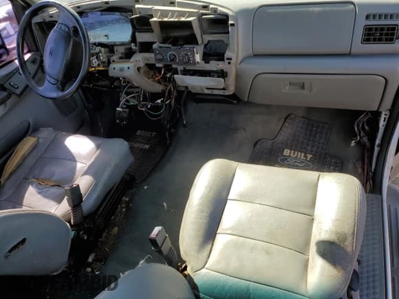 ✅ 2002 Ford F-250 XL • VIN: 1FTNX20L12EB15381 • Lot: 48783624. Wystawiony na Copart z przebiegiem Nie podano. Bezpłatny archiwum sprzedaży aukcyjnych z USA i szczegółowy raport historii pojazdu na DreamBid. Zdjęcie 8.