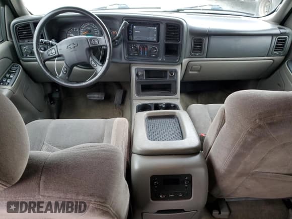 ✅ 2005 Chevrolet Suburban LT • VIN: 1GNEC16Z95J187286 • Лот: 86953594. Опубликован ранее на Copart с пробегом 238 312 миль. Бесплатный доступ к архиву аукционных продаж из США и подробный отчёт об истории автомобиля на DreamBid. Изображение 8.