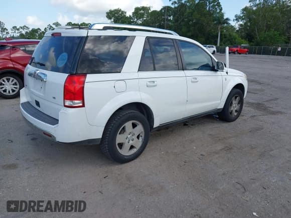 ✅ 2006 Saturn VUE • VIN: 5GZCZ53446S879075 • Lot: 42504308. Wystawiony na IAAI z przebiegiem 212 972 mil. Bezpłatny archiwum sprzedaży aukcyjnych z USA i szczegółowy raport historii pojazdu na DreamBid. Zdjęcie 4.