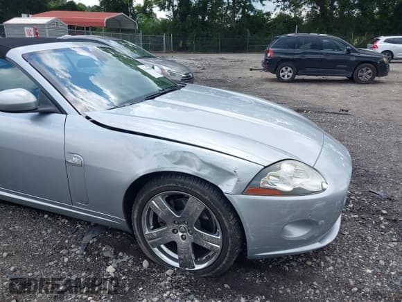 ✅ 2009 Jaguar XK • VIN: SAJWA44B095B28186 • Lot: 42548604. Listed on IAAI with 240,000 mi. Free auction sales archive from the USA and detailed vehicle history report at DreamBid. Image 6.