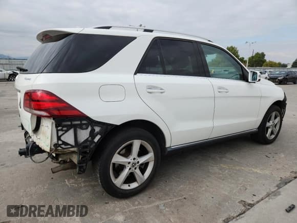 ✅ 2019 Mercedes-Benz GLE 400 • VIN: 4JGDA5GB6KB210849 • Lot: 82333205. Wystawiony na Copart z przebiegiem 98 178 mil. Bezpłatny archiwum sprzedaży aukcyjnych z USA i szczegółowy raport historii pojazdu na DreamBid. Zdjęcie 3.