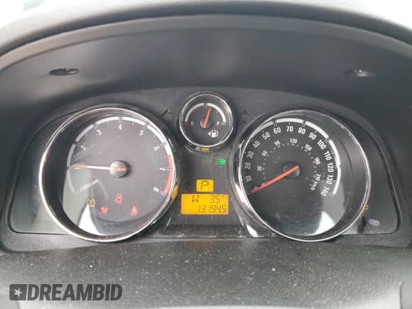 2008 Saturn VUE XE z VIN 3GSCL33P18S656621, wystawiony jako Copart lot #43437605 z przebiegiem 131 945 mil mil oraz Szkoda całkowita • Salvage title. Historia ofert i sprzedaży dostępna na DreamBid. Obrazek 9.