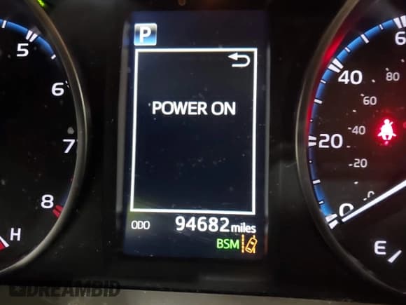 ✅ 2018 Toyota RAV4 XLE • VIN: JTMRFREV3JJ219691 • Лот: 43612972. Опубликован ранее на IAAI с пробегом 94 682 миль. Бесплатный доступ к архиву аукционных продаж из США и подробный отчёт об истории автомобиля на DreamBid. Изображение 16.