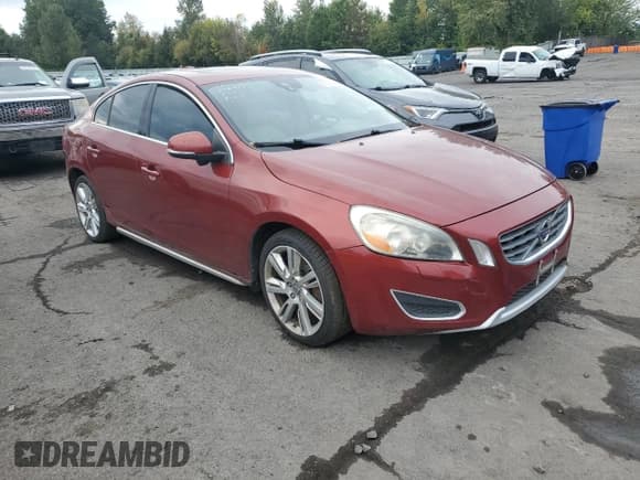 ✅ 2013 Volvo S60 T6 R-Design Platinum • VIN: YV1902FH8D1219587 • Lot: 86327495. Wystawiony na Copart z przebiegiem Nie podano. Bezpłatny archiwum sprzedaży aukcyjnych z USA i szczegółowy raport historii pojazdu na DreamBid. Zdjęcie 4.