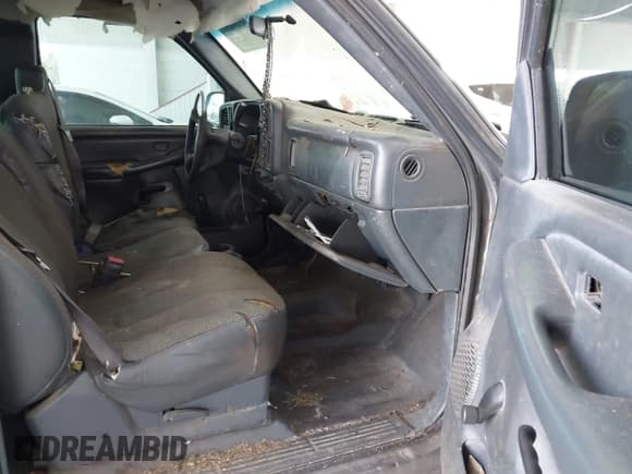 ✅ 2001 Chevrolet Silverado 1500 LS • VIN: 2GCEC19V611245280 • Lot: 43206257. Listed on IAAI with 319,224 mi. Free auction sales archive from the USA and detailed vehicle history report at DreamBid. Image 5.