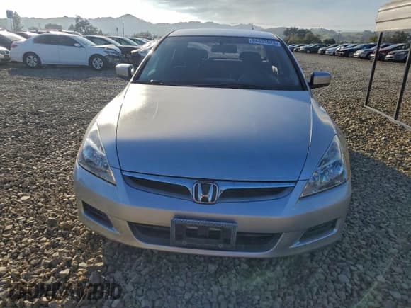 ✅ 2007 Honda Accord LX SE • VIN: JHMCM56377C015831 • Lot: 94839525. Listed on Copart with 273,220 mi. Free auction sales archive from the USA and detailed vehicle history report at DreamBid. Image 5.