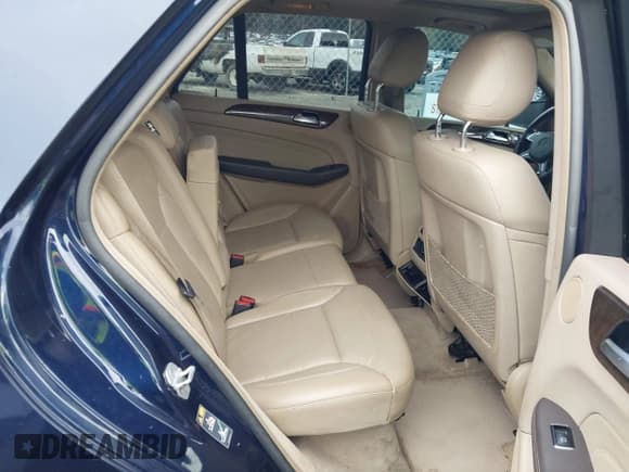 ✅ 2015 Mercedes-Benz M 250 • VIN: 4JGDA0EB5FA472458 • Lot: 43590754. Listed on IAAI with 171,771 mi. Free auction sales archive from the USA and detailed vehicle history report at DreamBid. Image 8.
