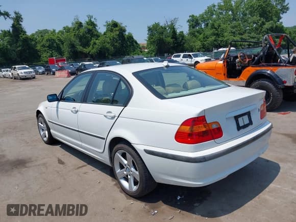 ✅ 2005 BMW 3 Series 330i • VIN: WBAEV53485KM41046 • Lot: 42469236. Wystawiony na IAAI z przebiegiem 150 503 mil. Bezpłatny archiwum sprzedaży aukcyjnych z USA i szczegółowy raport historii pojazdu na DreamBid. Zdjęcie 3.