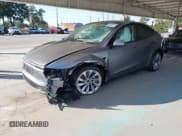 ✅ 2026 Tesla Model Y Long Range • VIN: 7SAYGDED5TA418948 • Lot: 43705204. Wystawiony na IAAI z przebiegiem 3 634 mil. Bezpłatny archiwum sprzedaży aukcyjnych z USA i szczegółowy raport historii pojazdu na DreamBid. Zdjęcie 2.