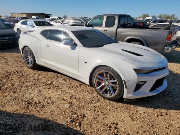 ✅ 2017 Chevrolet Camaro 1SS • VIN: 1G1FF1R74H0119396 • Lot: 92030325. Wystawiony na Copart z przebiegiem 103 734 mil. Bezpłatny archiwum sprzedaży aukcyjnych z USA i szczegółowy raport historii pojazdu na DreamBid. Zdjęcie 4.