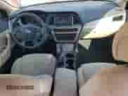 2015 Hyundai Sonata SE z VIN 5NPE24AF7FH025452, wystawiony jako Copart lot #84548935 z przebiegiem 74 560 mil mil oraz Szkoda całkowita • Salvage title. Historia ofert i sprzedaży dostępna na DreamBid. Obrazek 8.