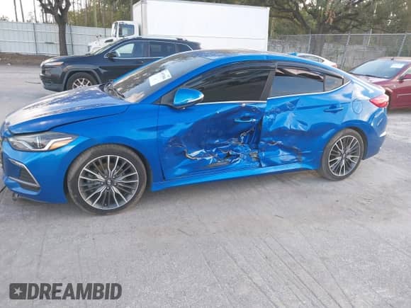 2018 Hyundai Elantra Sport с VIN KMHD04LB9JU612211, выставлен на аукционе IAAI как лот 40570984 с пробегом 76 198 миль миль и . История ставок и продаж доступна на DreamBid. Изображение 6.