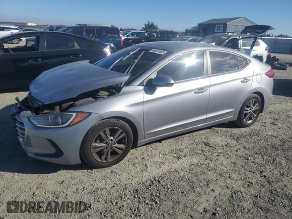 ✅ 2017 Hyundai Elantra Limited • VIN: 5NPD84LF9HH062092 • Лот: 90501465. Опубликован ранее на Copart с пробегом 117 619 миль. Бесплатный доступ к архиву аукционных продаж из США и подробный отчёт об истории автомобиля на DreamBid. Изображение 1.