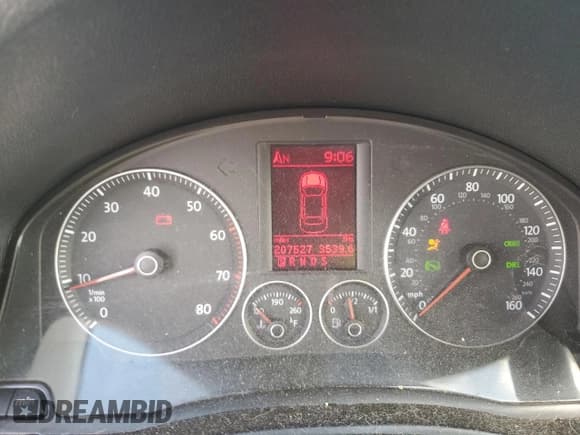 ✅ 2005 Volkswagen Jetta 2.5L • VIN: 3VWDF71KX5M600194 • Lot: 73515464. Listed on Copart with 207,527 mi. Free auction sales archive from the USA and detailed vehicle history report at DreamBid. Image 9.