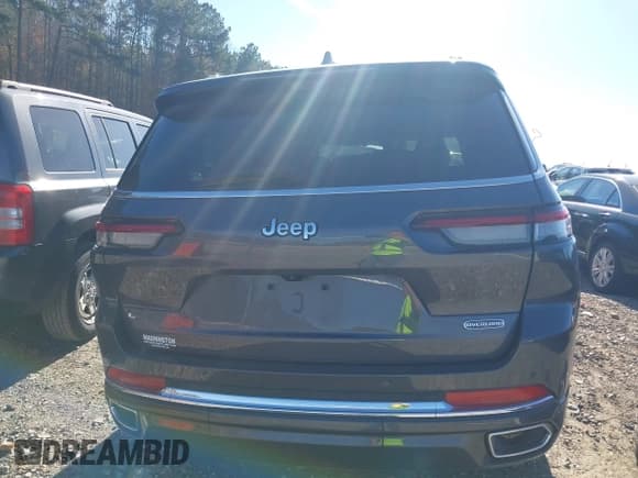 ✅ 2022 Jeep Grand Cherokee Overland • VIN: 1C4RJJDG6N8570854 • Lot: 40878737. Listed on IAAI with 19,947 mi. Free auction sales archive from the USA and detailed vehicle history report at DreamBid. Image 17.