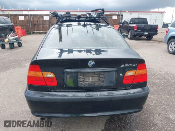 ✅ 2005 BMW 3 Series 330xi • VIN: WBAEW53425PN39800 • Lot: 42478607. Listed on IAAI with 357,795 mi. Free auction sales archive from the USA and detailed vehicle history report at DreamBid. Image 16.