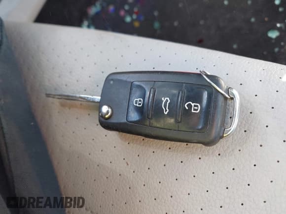 ✅ 2017 Volkswagen Passat SE • VIN: 1VWBT7A37HC014907 • Lot: 43559552. Listed on IAAI with 171,721 mi. Free auction sales archive from the USA and detailed vehicle history report at DreamBid. Image 11.