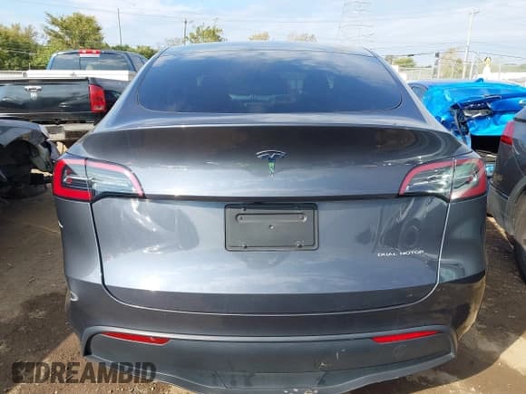✅ 2023 Tesla Model Y Long Range • VIN: 7SAYGDEE8PF598072 • Lot: 43450816. Wystawiony na IAAI z przebiegiem 52 286 mil. Bezpłatny archiwum sprzedaży aukcyjnych z USA i szczegółowy raport historii pojazdu na DreamBid. Zdjęcie 16.