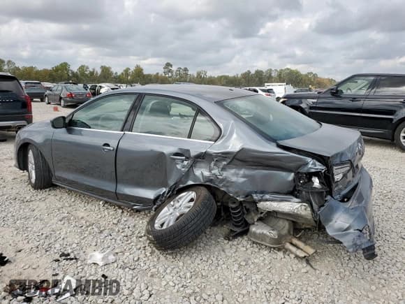 ✅ 2017 Volkswagen Jetta S • VIN: 3VW2B7AJ8HM366300 • Lot: 93143235. Wystawiony na Copart z przebiegiem 145 483 mil. Bezpłatny archiwum sprzedaży aukcyjnych z USA i szczegółowy raport historii pojazdu na DreamBid. Zdjęcie 2.
