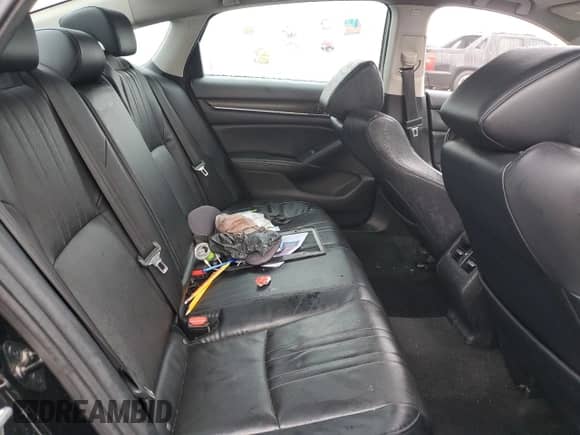 2018 Honda Accord EX-L z VIN 1HGCV1F57JA100293, wystawiony jako Copart lot #82453115 z przebiegiem 112 176 mil mil oraz Szkoda całkowita • Salvage title. Historia ofert i sprzedaży dostępna na DreamBid. Obrazek 10.