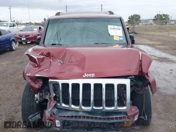 ✅ 2008 Jeep Commander Limited • VIN: 1J8HH58238C110087 • Lot: 41401298. Listed on IAAI with 333,799 mi. Free auction sales archive from the USA and detailed vehicle history report at DreamBid. Image 12.