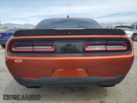 ✅ 2020 Dodge Challenger R/T • VIN: 2C3CDZBT0LH196345 • Lot: 51598754. Wystawiony na Copart z przebiegiem 33 289 mil. Bezpłatny archiwum sprzedaży aukcyjnych z USA i szczegółowy raport historii pojazdu na DreamBid. Zdjęcie 6.