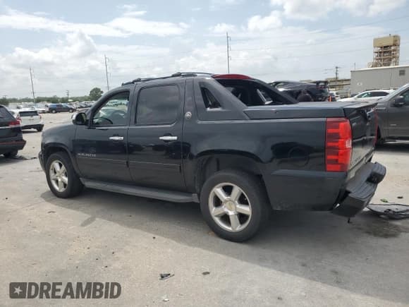 ✅ 2013 Chevrolet Avalanche LS • VIN: 3GNMCEE03DG335700 • Lot: 59901435. Listed on Copart with 185,250 mi. Free auction sales archive from the USA and detailed vehicle history report at DreamBid. Image 2.