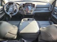 ✅ 2024 Ram 2500 Laramie • VIN: 3C6UR5FL6RG407780 • Lot: 85943325. Wystawiony na Copart z przebiegiem Nie podano. Bezpłatny archiwum sprzedaży aukcyjnych z USA i szczegółowy raport historii pojazdu na DreamBid. Zdjęcie 8.