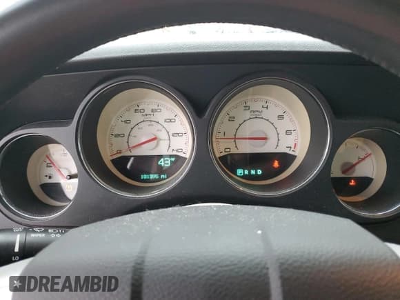 ✅ 2014 Dodge Challenger SXT • VIN: 2C3CDYAGXEH195057 • Lot: 44959575. Wystawiony na Copart z przebiegiem 181 395 mil. Bezpłatny archiwum sprzedaży aukcyjnych z USA i szczegółowy raport historii pojazdu na DreamBid. Zdjęcie 9.