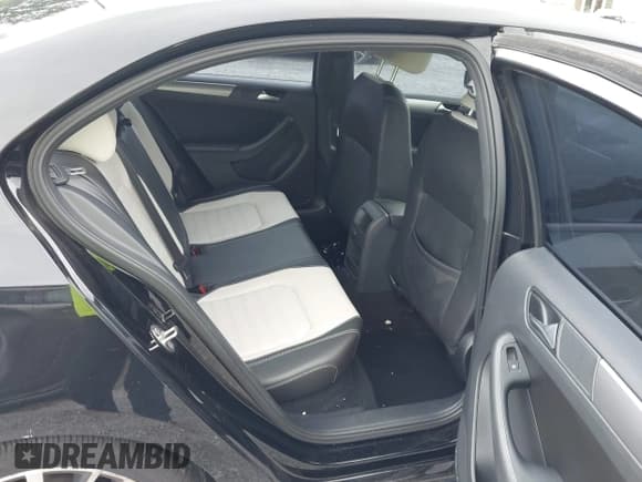 ✅ 2016 Volkswagen Jetta Sport • VIN: 3VWD17AJ0GM291585 • Lot: 43325047. Listed on IAAI with 93,499 mi. Free auction sales archive from the USA and detailed vehicle history report at DreamBid. Image 8.