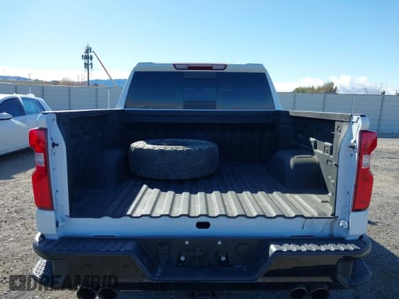 ✅ 2023 Chevrolet Silverado 1500 LT Trail Boss • VIN: 3GCUDFED0PG342929 • Lot: 41507011. Wystawiony na IAAI z przebiegiem Nie podano. Bezpłatny archiwum sprzedaży aukcyjnych z USA i szczegółowy raport historii pojazdu na DreamBid. Zdjęcie 16.