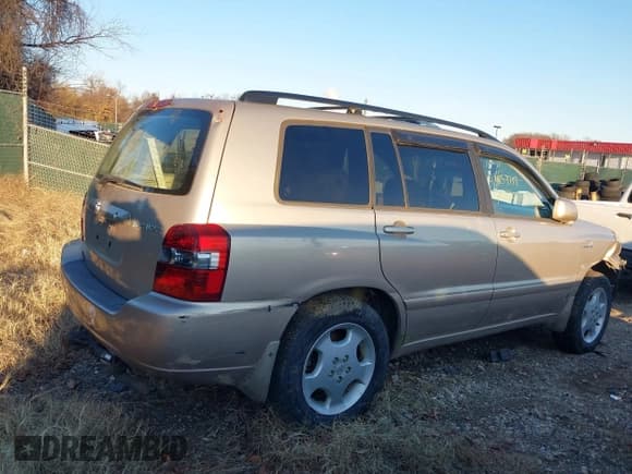 ✅ 2004 Toyota Highlander • VIN: JTEEP21A040052072 • Lot: 43853717. Wystawiony na IAAI z przebiegiem 201 784 mil. Bezpłatny archiwum sprzedaży aukcyjnych z USA i szczegółowy raport historii pojazdu na DreamBid. Zdjęcie 16.