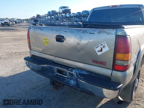 ✅ 2002 GMC Sierra 2500HD SLE • VIN: 1GTHK23132F225266 • Lot: 39772275. Listed on IAAI with 310,344 mi. Free auction sales archive from the USA and detailed vehicle history report at DreamBid. Image 14.
