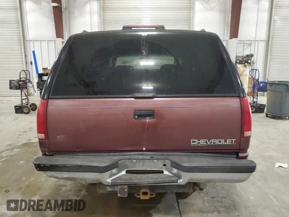 ✅ 1997 Chevrolet Suburban • VIN: 1GNFK16R6VJ338463 • Lot: 89440585. Listed on Copart with 217,694 mi. Free auction sales archive from the USA and detailed vehicle history report at DreamBid. Image 6.