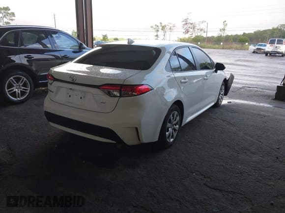 ✅ 2022 Toyota Corolla LE • VIN: 5YFEPMAE2NP306164 • Лот: 43369494. Опубликован ранее на IAAI с пробегом 46 782 миль. Бесплатный доступ к архиву аукционных продаж из США и подробный отчёт об истории автомобиля на DreamBid. Изображение 4.