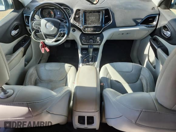 ✅ 2019 Jeep Cherokee Overland • VIN: 1C4PJMJNXKD142672 • Lot: 90723995. Listed on Copart with 85,288 mi. Free auction sales archive from the USA and detailed vehicle history report at DreamBid. Image 8.