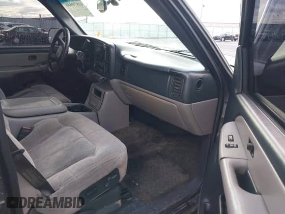 2001 Chevrolet Tahoe LT z VIN 1GNEK13T61R102886, wystawiony jako IAAI lot #41870940 z przebiegiem 267 769 mil mil oraz . Historia ofert i sprzedaży dostępna na DreamBid. Obrazek 5.