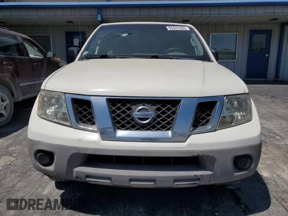 2015 Nissan Frontier S z VIN 1N6BD0CT3FN701417, wystawiony jako Copart lot #65043385 z przebiegiem 135 530 mil mil oraz Czysty tytuł • Clean title. Historia ofert i sprzedaży dostępna na DreamBid. Obrazek 5.