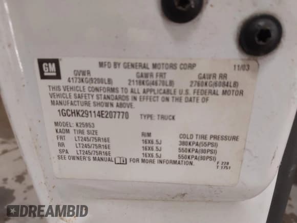 ✅ 2004 Chevrolet Silverado 2500HD LT • VIN: 1GCHK29114E207770 • Lot: 43854934. Wystawiony na IAAI z przebiegiem Nie podano. Bezpłatny archiwum sprzedaży aukcyjnych z USA i szczegółowy raport historii pojazdu na DreamBid. Zdjęcie 9.