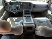 ✅ 2006 Chevrolet Suburban LS • VIN: 1GNFK16Z46J169710 • Лот: 63483724. Опубликован ранее на Copart с пробегом 302 259 миль. Бесплатный доступ к архиву аукционных продаж из США и подробный отчёт об истории автомобиля на DreamBid. Изображение 8.